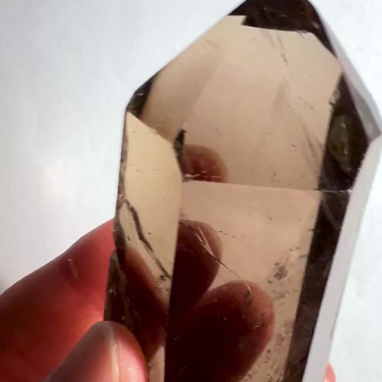 Rauchquarz Spitze 8x4cm | Schutz und Erdung mit Phantom-Struktur Video | Happy Minerals