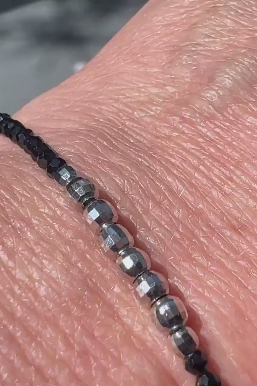 Spinell Armband Facettiert 19-23cm | Schutz und Wurzelchakra Video | Happy Minerals