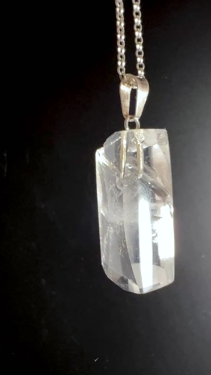 Manifestationsquarz Anhänger 23mm | Seltener Bergkristall mit eingewachsener Spitze Video | Happy Minerals
