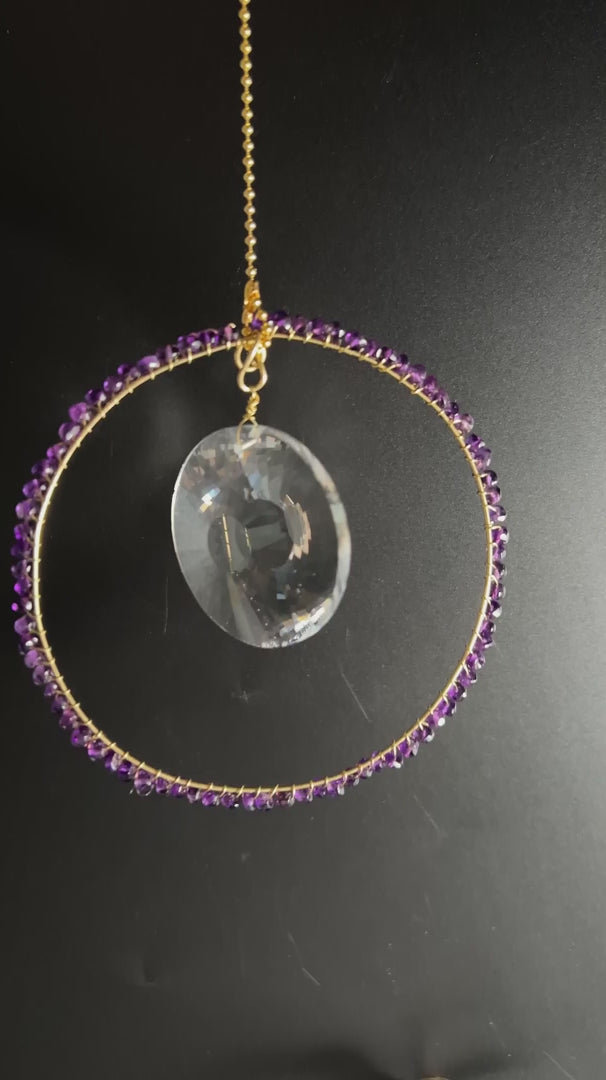 Fensterkristall mit Sonnenform in Kreis aus Amethyst - Happy Minerals