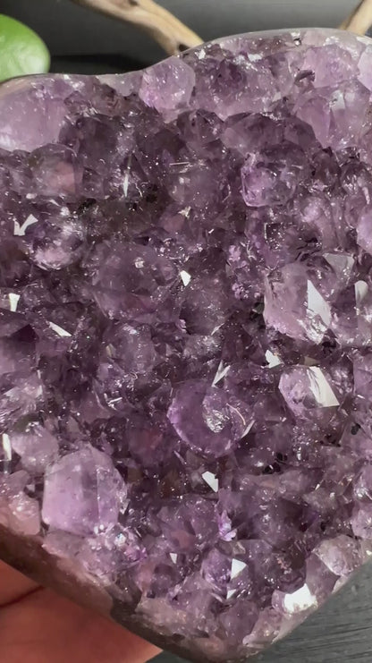 Amethyst Herz 8cm mit Achatbasis | Spirituelle Klarheit und innere Ruhe