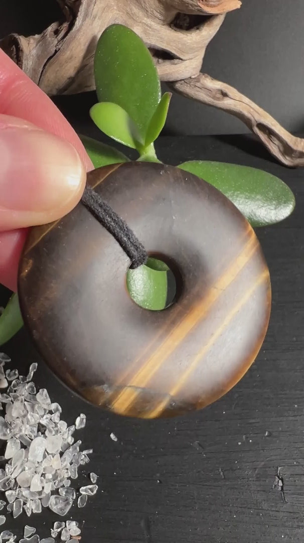 Matter Tigerauge Donut 50mm Edelstein Anhänger aus Namibia
