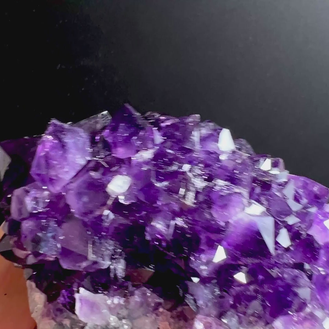 Video mit Uruguay Amethyst Igel Formation | Happy Minerals