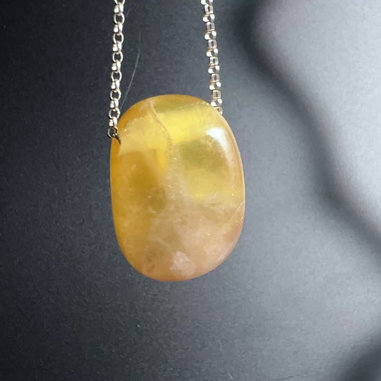 Polierter gelber Fluorit Anhänger, transparent & glatt | Happy Minerals
