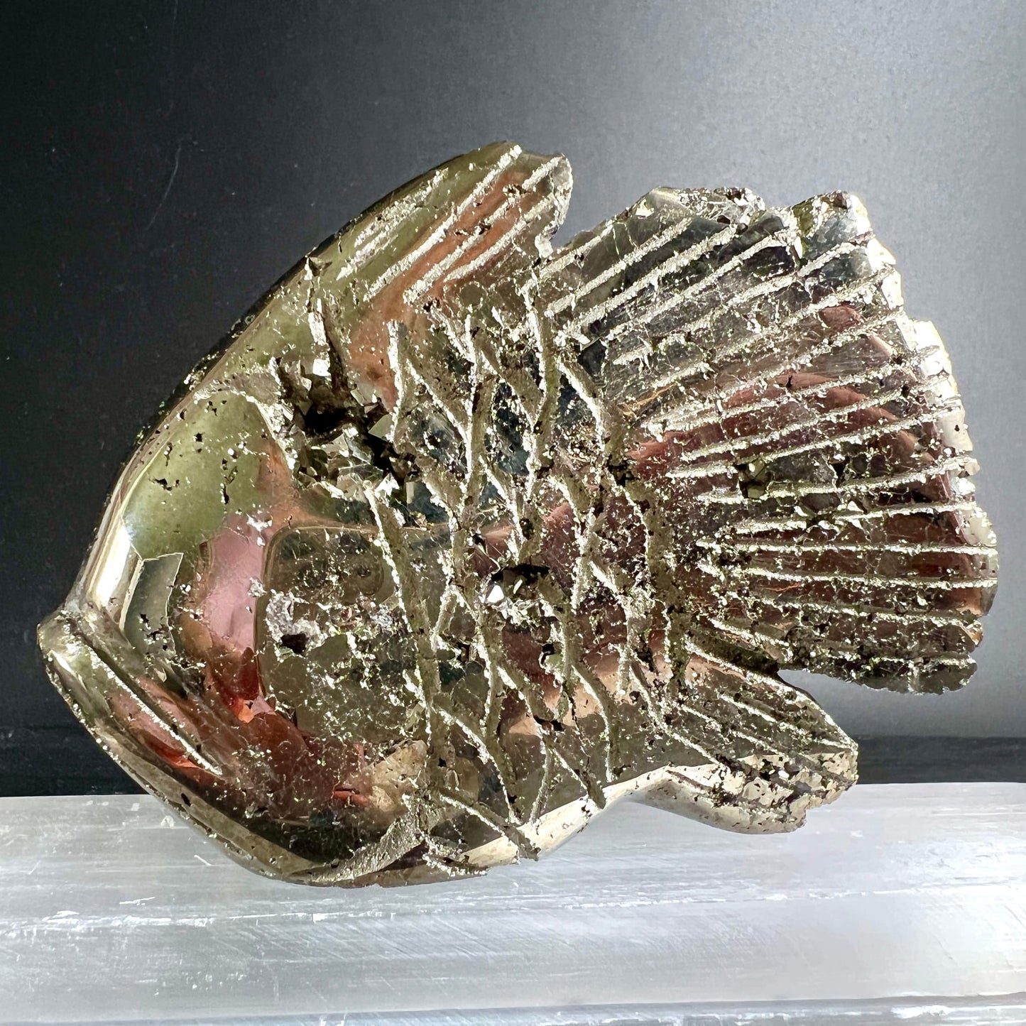 Pyrit Fisch Unikat | auf Selenit | Peru | goldener Glanz | Flosse & Körper | Happy Minerals