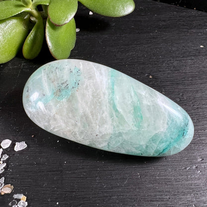 Quantum Quattro Handschmeichler | türkis-grüne Farbtöne | Peru Unikat | Happy Minerals