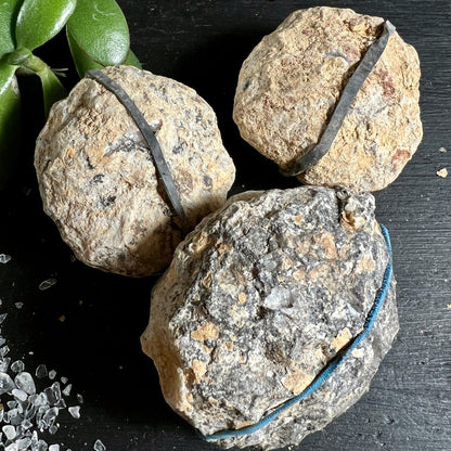 Quarzgeoden Gruppe | verschiedene Größen | kristalline Hohlräume | natürliche Formationen | Happy Minerals