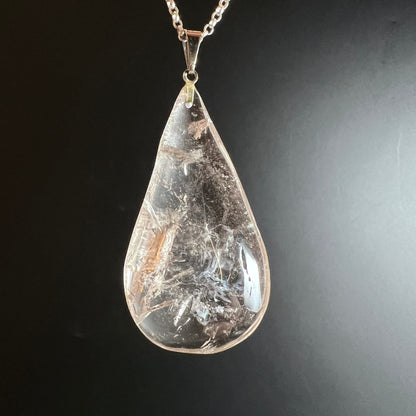 Rauchquarz | Anhänger | hängend | changierendes Licht | zarte Risse | Silberöse | Happy Minerals