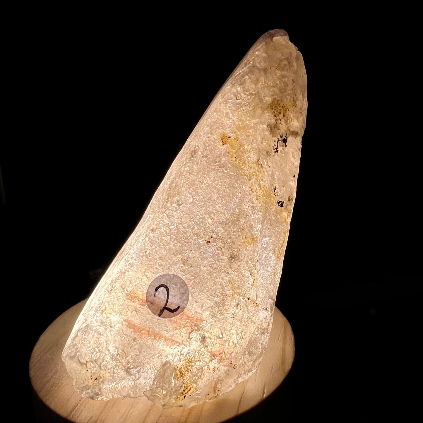 Rauchquarz | Rohstein | Variante 2 | beleuchtet | goldene Lichtreflexe | Happy Minerals
