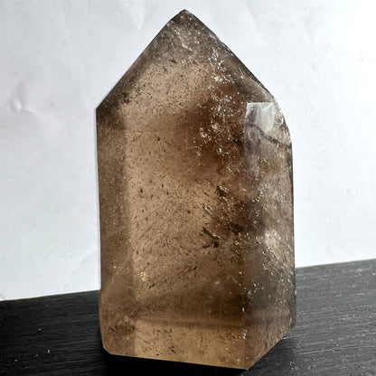 Rauchquarz Spitze | Madagaskar | rauchbraune Tönung | polierte Kristallspitze | Happy Minerals
