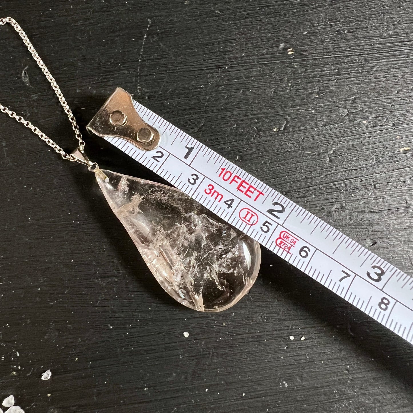 Rauchquarz | Tropfen | Größenvergleich | Maßband | ca. 5cm | natürliche Einschlüsse | Happy Minerals