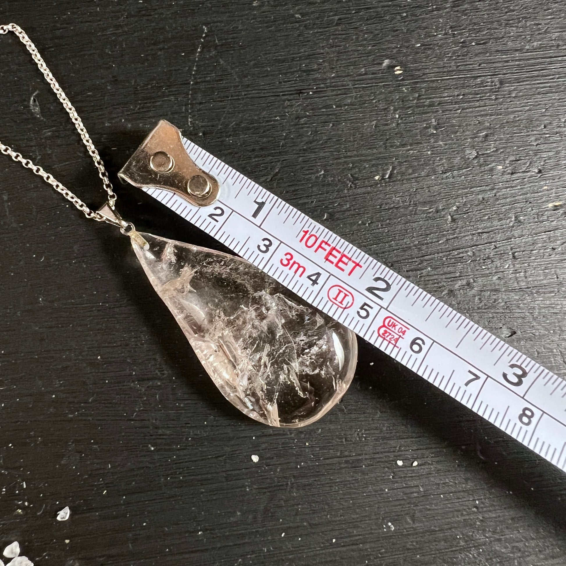 Rauchquarz | Tropfen | Größenvergleich | Maßband | ca. 5cm | natürliche Einschlüsse | Happy Minerals