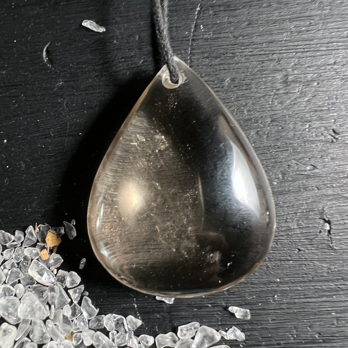 Rauchquarz Tropfen | kristallklar | Schieferplatte | Salzkristalle | Unikat | Happy Minerals