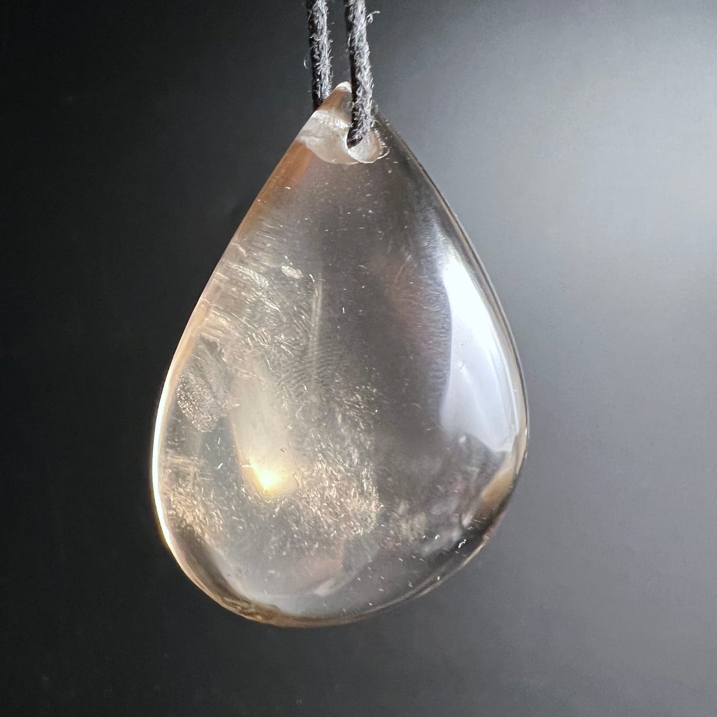 Rauchquarz Tropfen Anhänger | schwebend | glasklar | zarter Rauch | Unikat | Happy Minerals