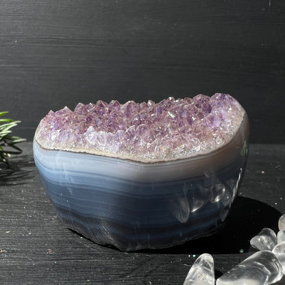 Regenbogen Amethyst Achat Uruguay | lila Kristalldruse | blau-graue Achatschichten | Unikat | Happy Minerals