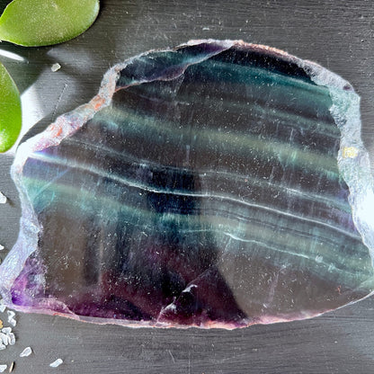 Regenbogenfluorit | durchscheinend | blaue grüne Bänder | rohe Kanten | Mineral China | Happy Minerals