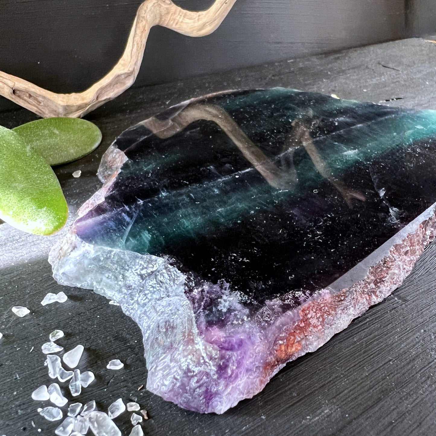 Regenbogenfluorit Scheibe | dunkelblau violett | natürliche Form | China Kristall | Happy Minerals