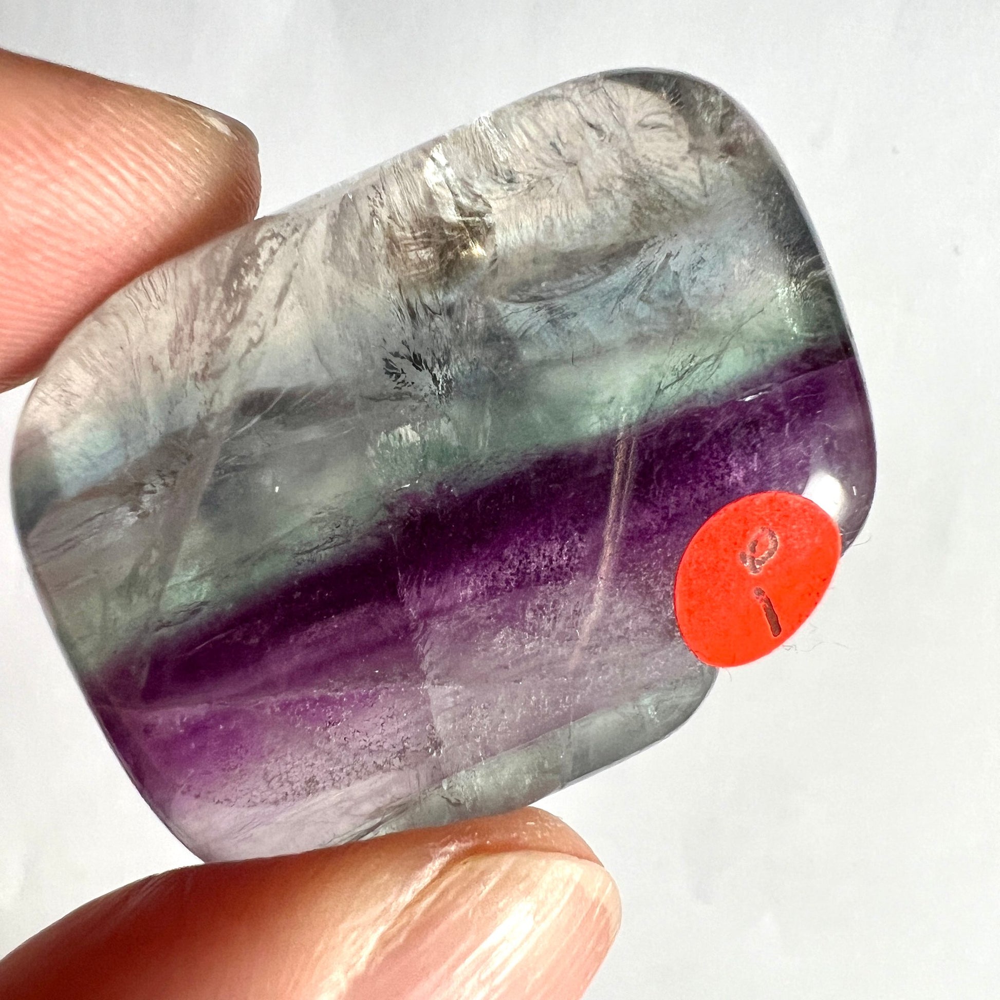 Regenbogenfluorit Variante I | grau-violett | Trommelstein | magische Aura | China | Happy Minerals