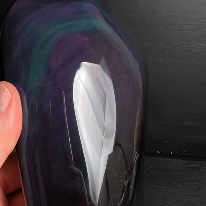 Regenbogenobsidian Unikat | grün-lila Schimmerband | tropfenförmiger Lichtfleck | Happy Minerals