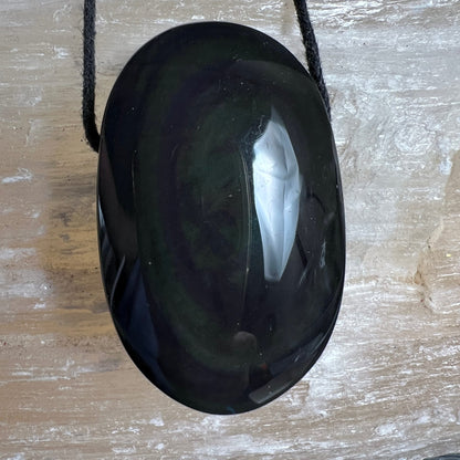 Regenbogenobsidian Unikat | schwarzer Glanz vor Selenit | mystisches Schimmern | Happy Minerals