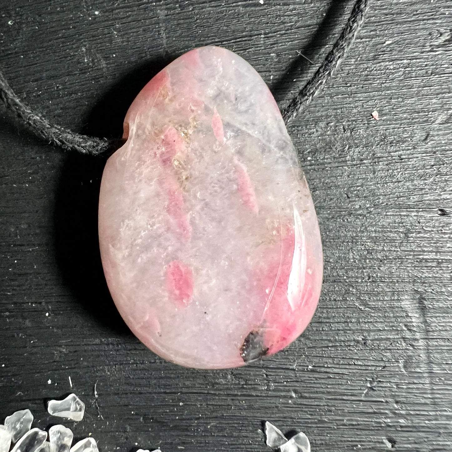 Rhodonit | Anhänger | Zimbabwe | Rosa | Tropfenform | Happy Minerals | Unikat | Naturschönheit | Edelstein