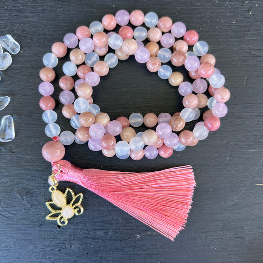 Rhodonit Rosenquarz Achat Mala 108 Perlen | rosa Quaste | Lotus-Anhänger gold | aufgerollt | Happy Minerals