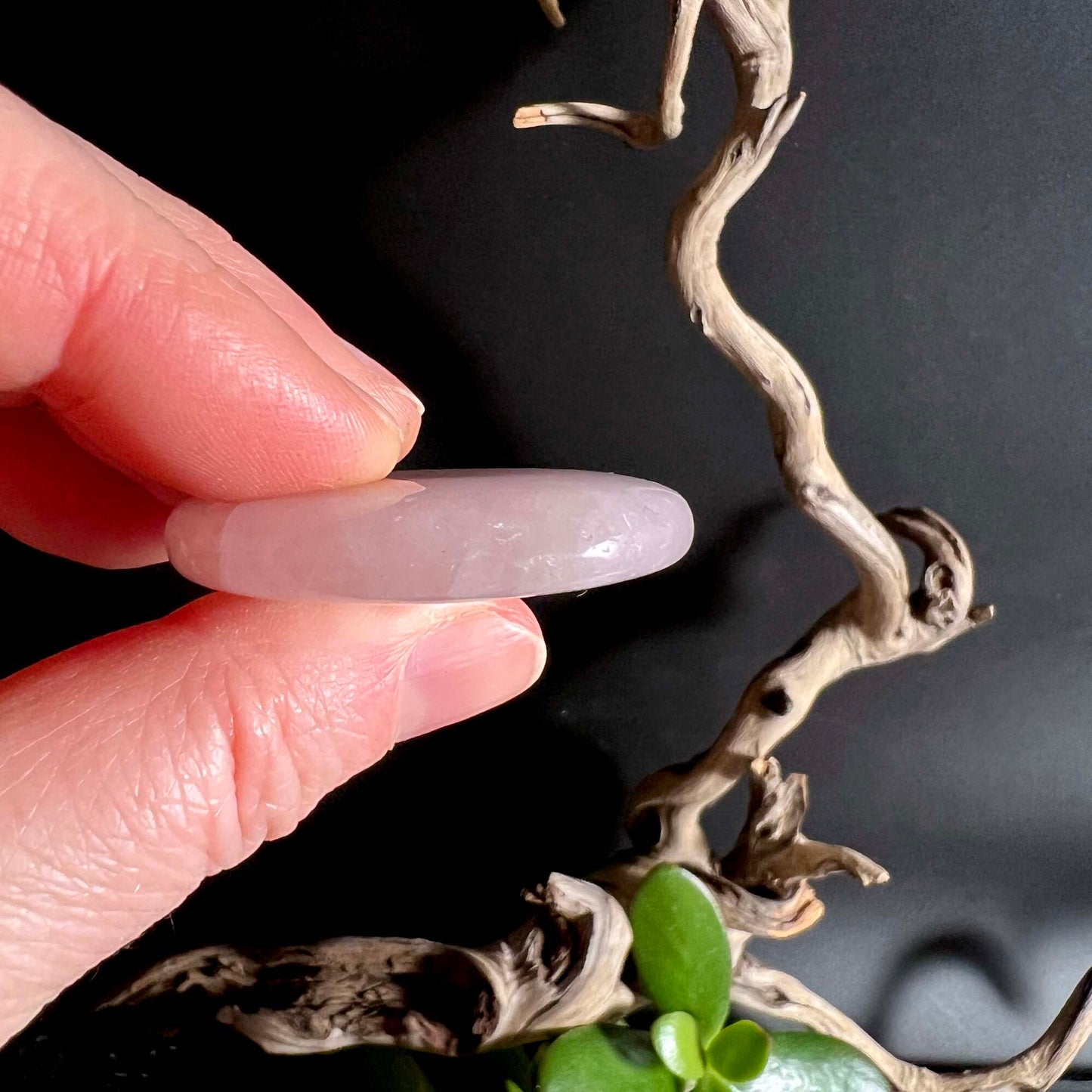 Rosenquarz Handschmeichler Seitenprofil