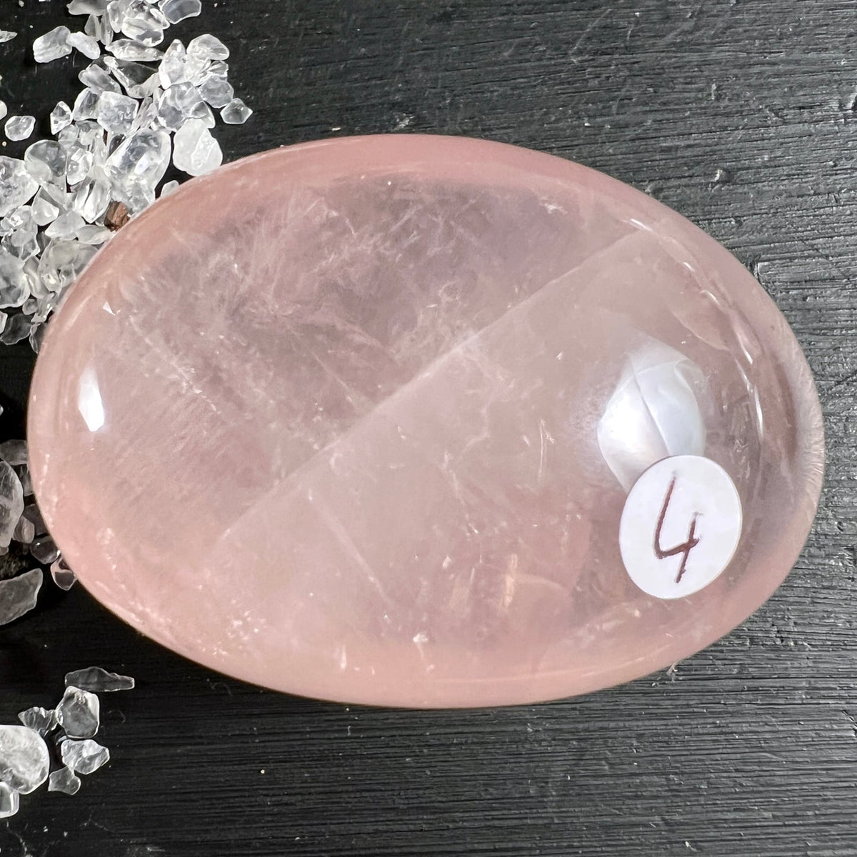 Rosenquarz Handschmeichler Madagaskar | Variante 5 | klarer Kristall | durchscheinende Struktur | Happy Minerals