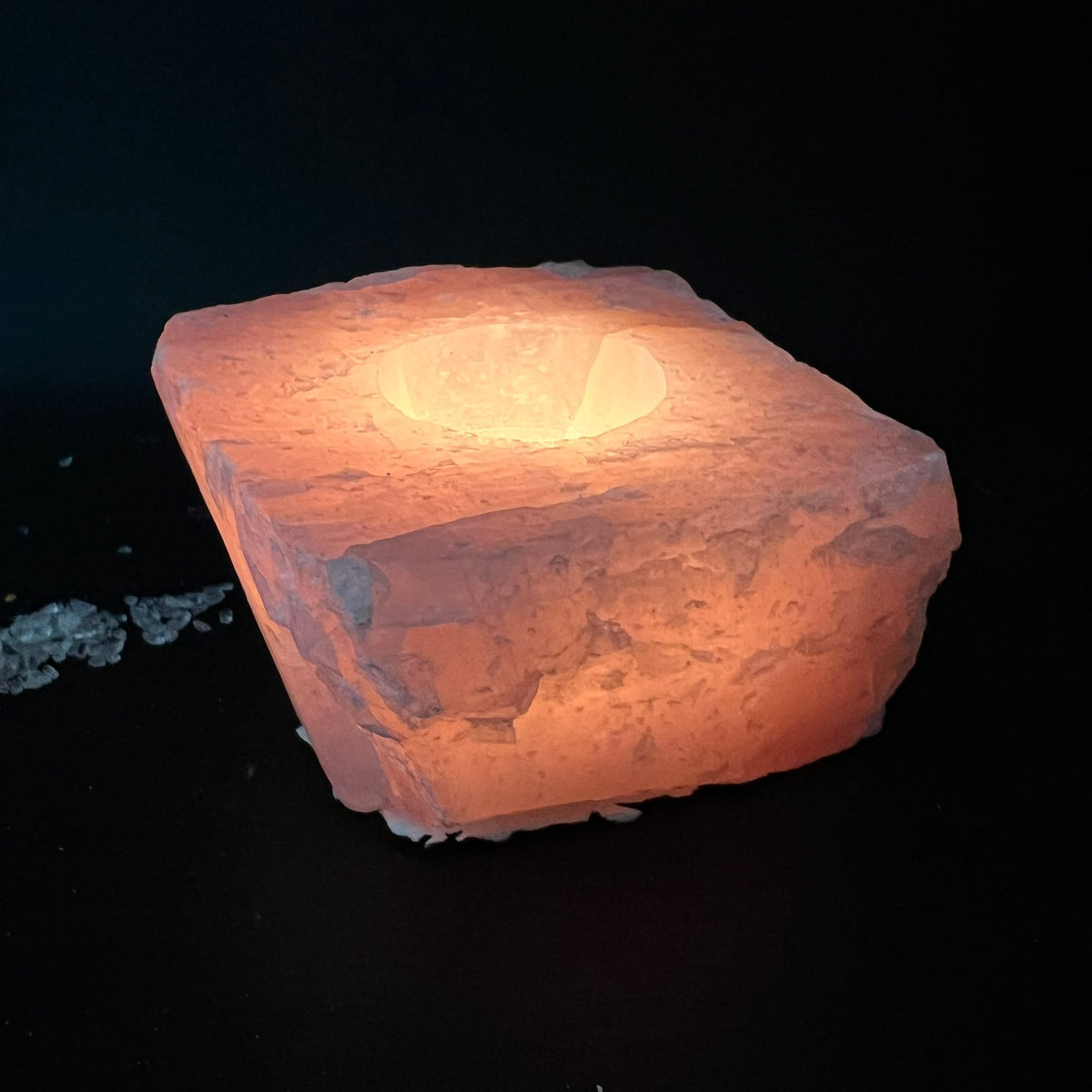 Rosenquarz | Kerzenhalter | warmes Ambiente | leuchtender Rohstein | Meditation | Happy Minerals