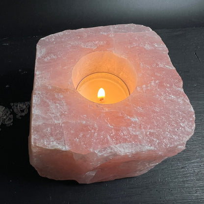 Rosenquarz | Teelichthalter | brennende Kerze | warmes Licht | rosa Glanz | Happy Minerals