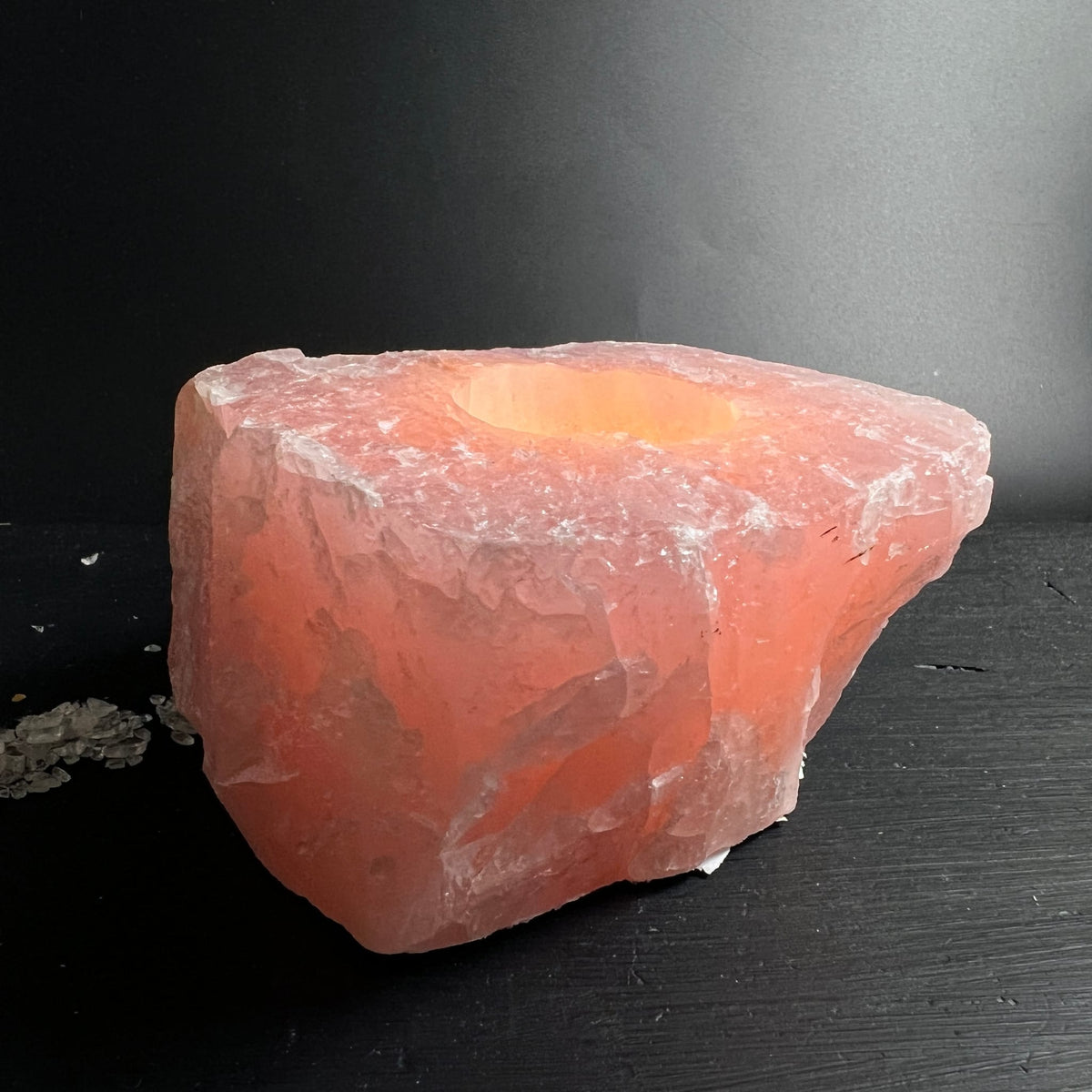 Rosenquarz | Kerzenhalter | orange Beleuchtung | Rohsteinstruktur | Brasilien | Happy Minerals