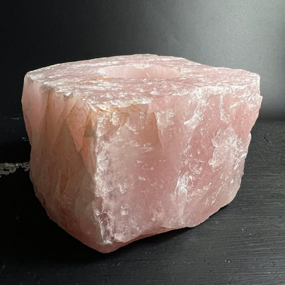 Rosenquarz | Teelichthalter | Seitenansicht | milchig-rosa | naturbelassene Kanten | Happy Minerals