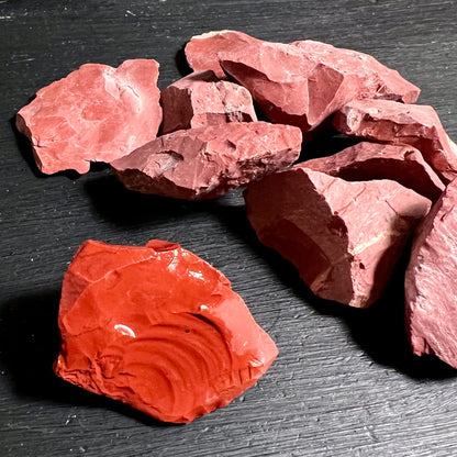 Roter Jaspis | Silex | Rohsteine | intensives Rot | Naturstein-Set | Variante 7 | Happy Minerals