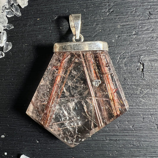 Roter Rutilquarz Anhänger | funkelnde Kupferfarbene Nadeln | Sterlingsilber Öse | Happy Minerals