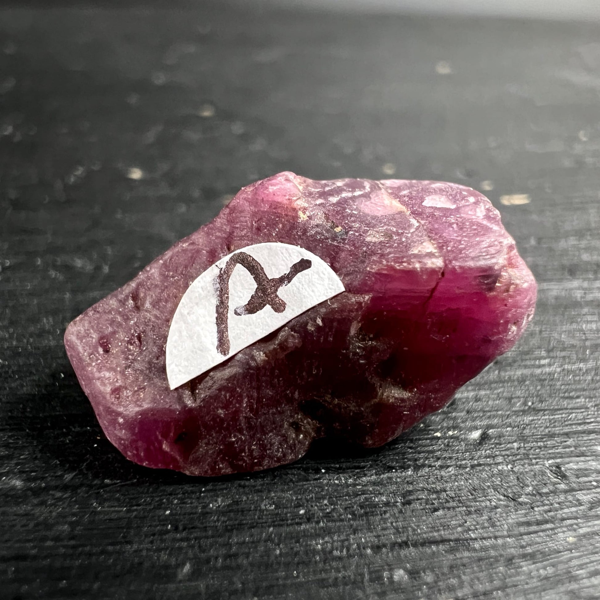 Rubin aus Mali | Ansicht 2 | Happy Minerals