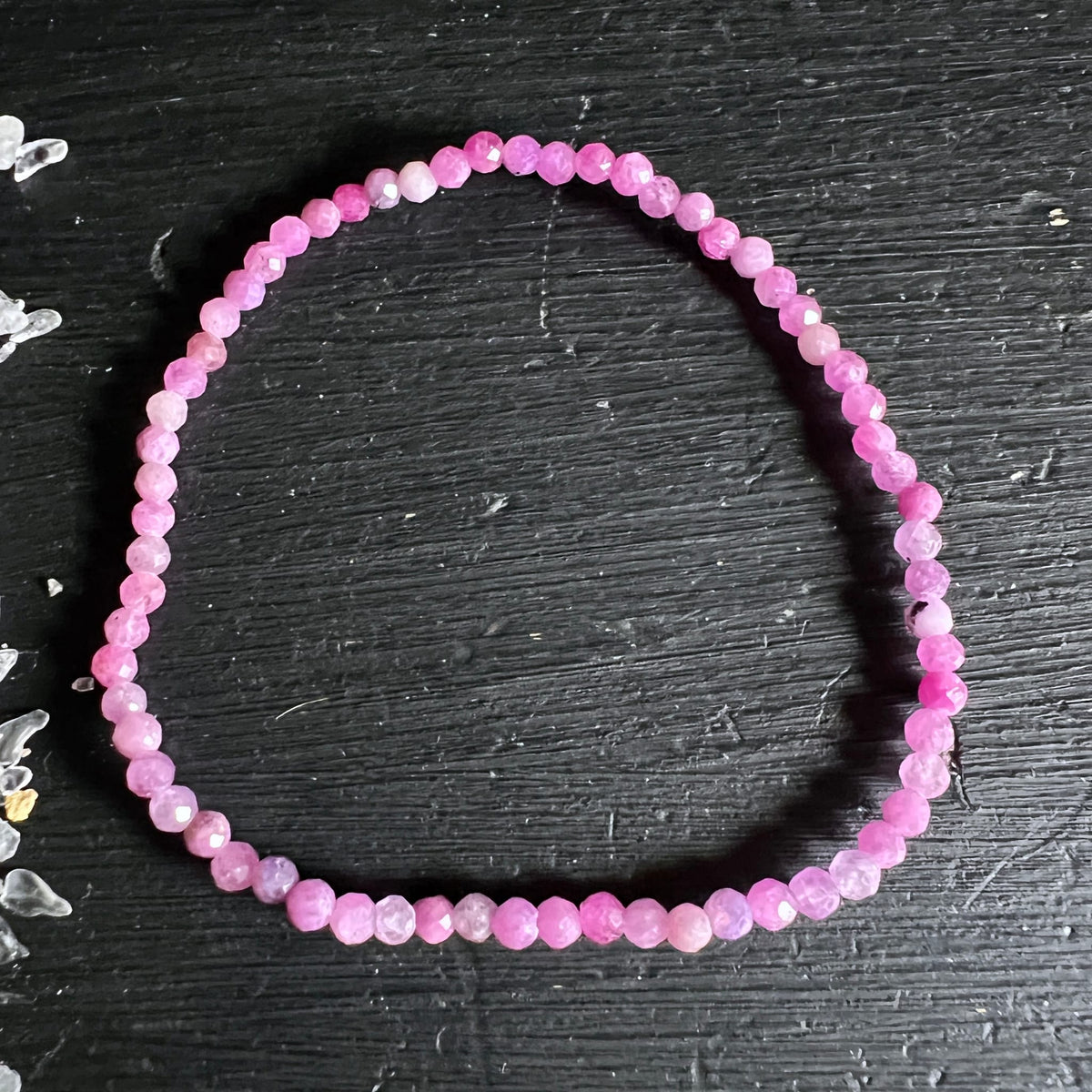 Rubin Armband | Madagaskar | facettierte Perlen | pink-rosa changierend | Happy Minerals