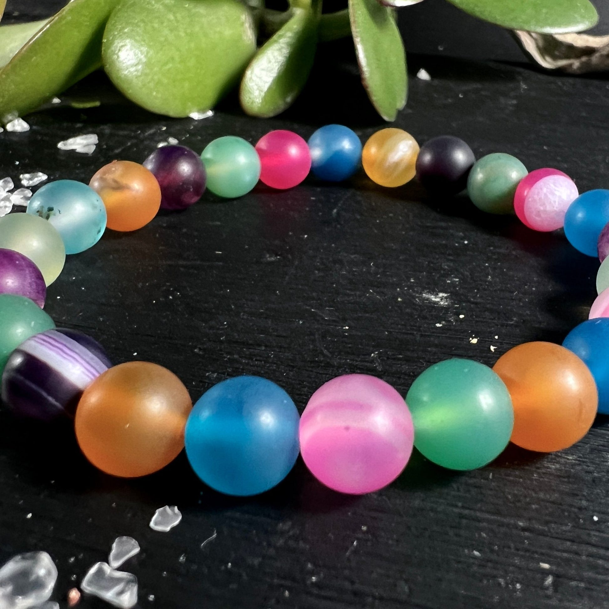 Runde Achat Perlen | gefärbt | bunt | Brasilien | Kette Detail | Nahaufnahme | Happy Minerals