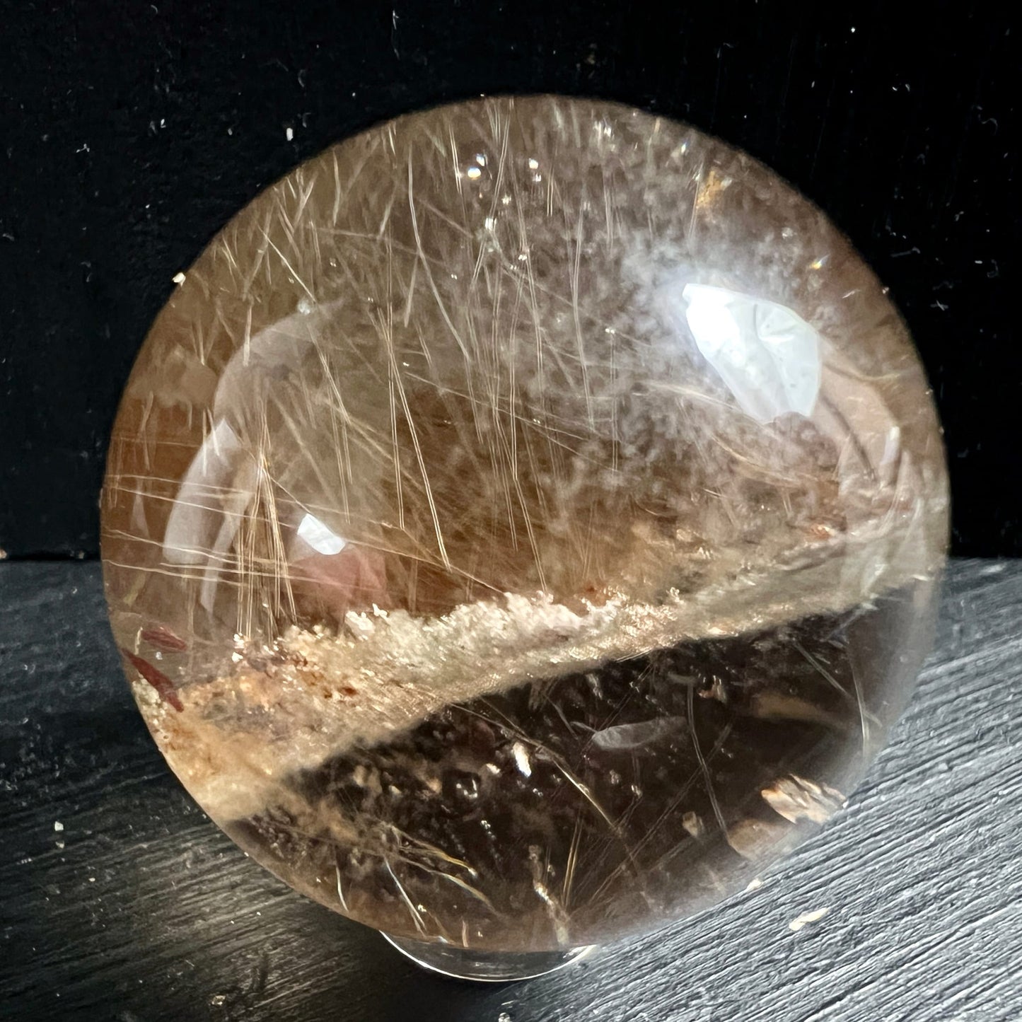 Rutilquarz | Kugel | Nahaufnahme | strahlende Nadelstruktur | Happy Minerals | Variante 4