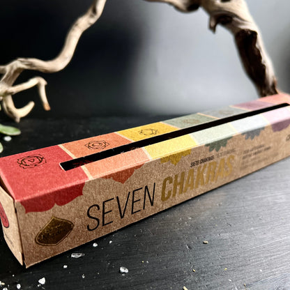 Seven Chakras Smudge Bombs Box | Sagrada Madre | Kraftpapier | Regenbogenfarben | Happy Minerals