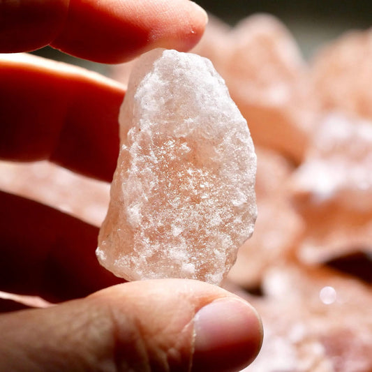 Salz Brocken Nahaufnahme | Weiß-rosa Kristall | Pakistan Mineralien | Rohstein Textur | Happy Minerals