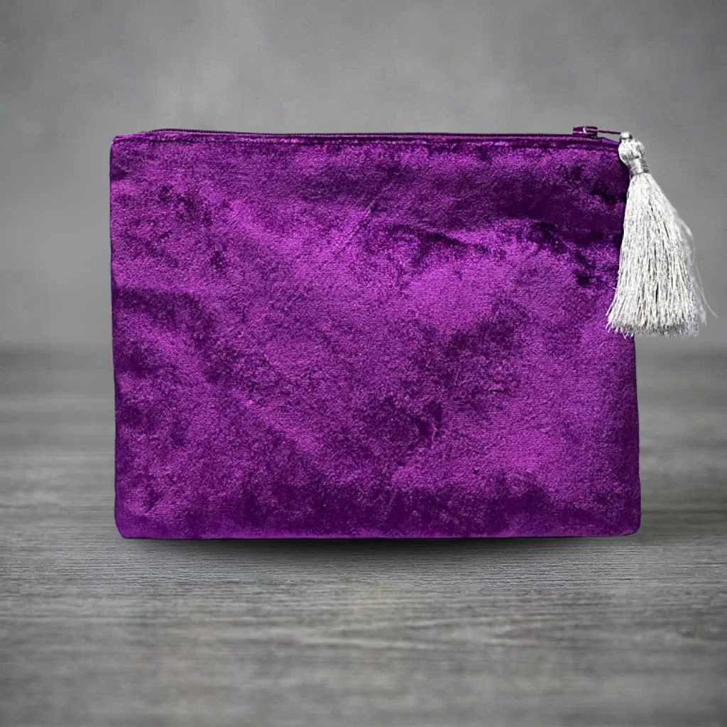 Elegante lila Samttasche | rechteckig | schimmernd | Quaste silber | Tarotkarten Kristalle | Happy Minerals
