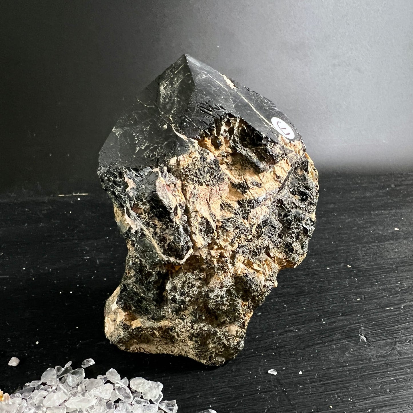 Schwarzer Turmalin aus Madagaskar | Ansicht 12 | Happy Minerals