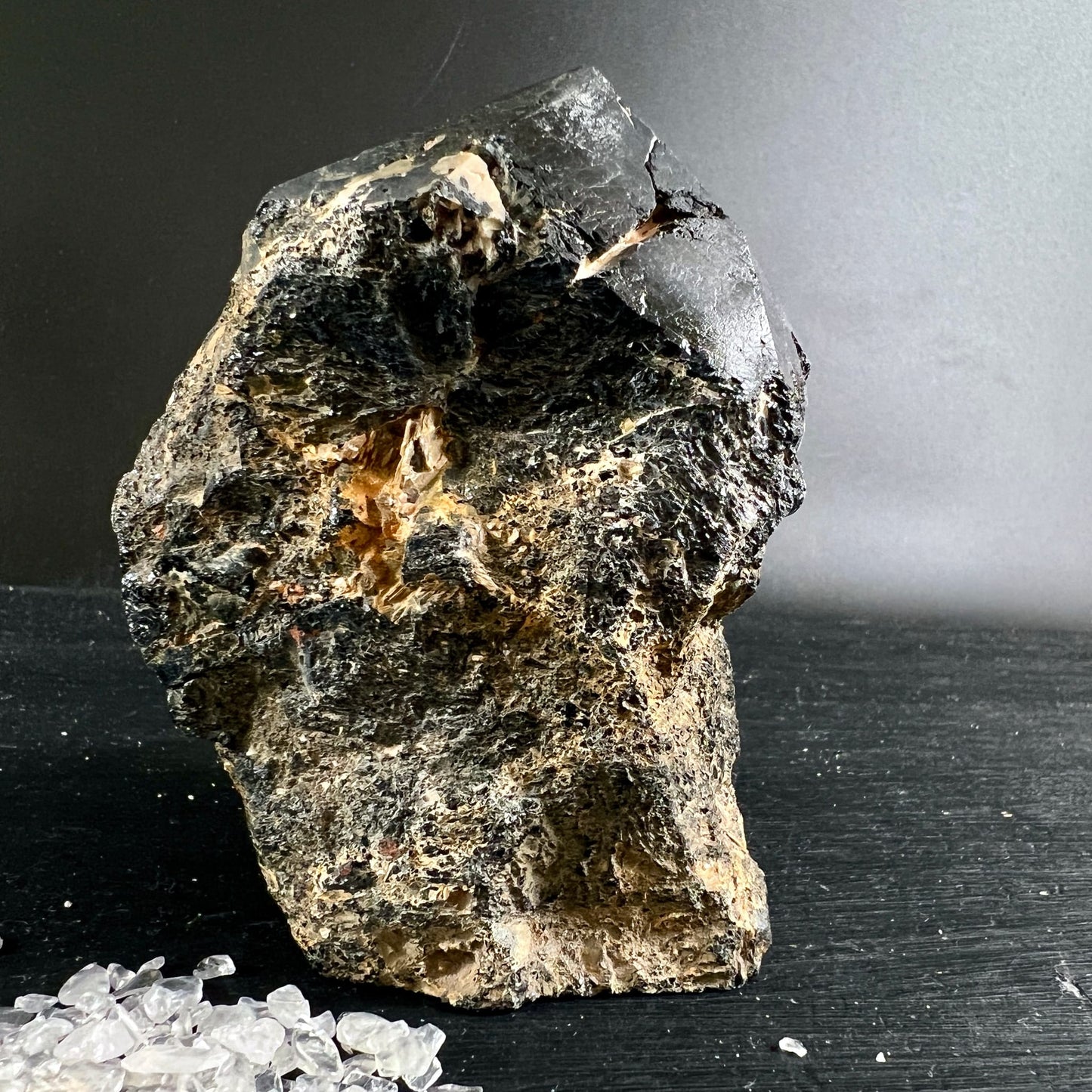 Schwarzer Turmalin aus Madagaskar | Ansicht 13 | Happy Minerals