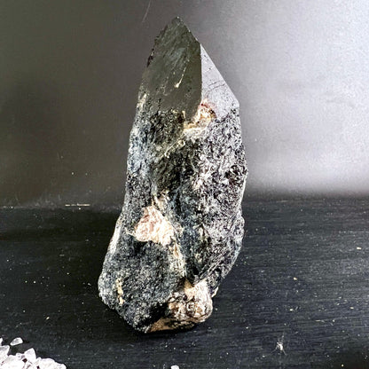 Schwarzer Turmalin aus Madagaskar | Ansicht 3 | Happy Minerals