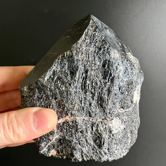 Schwarzer Turmalin aus Madagaskar | Ansicht 4 | Happy Minerals