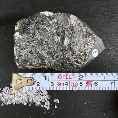 Schwarzer Turmalin aus Madagaskar | Ansicht 6 | Happy Minerals