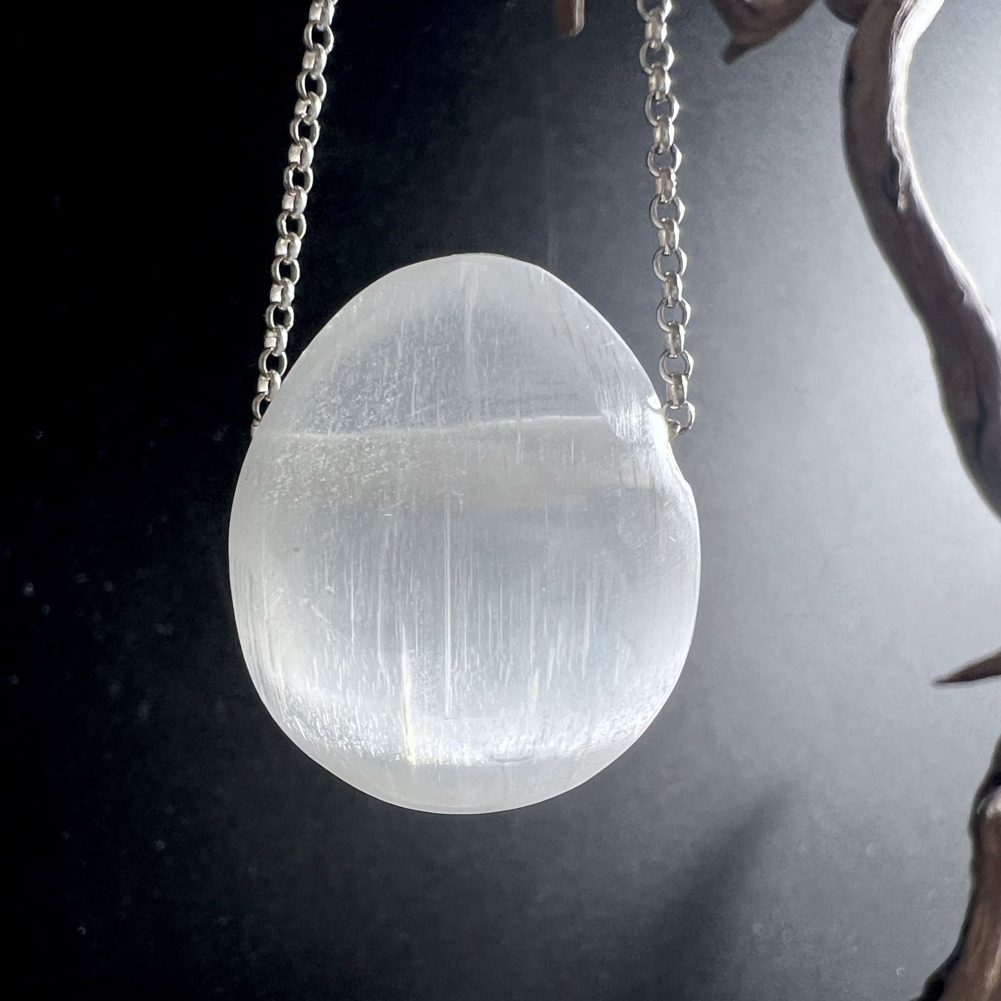 Selenit Anhaenger Kronenchakra Stein Lichtarbeit