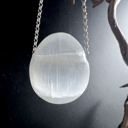 Selenit Anhaenger Kronenchakra Stein Lichtarbeit