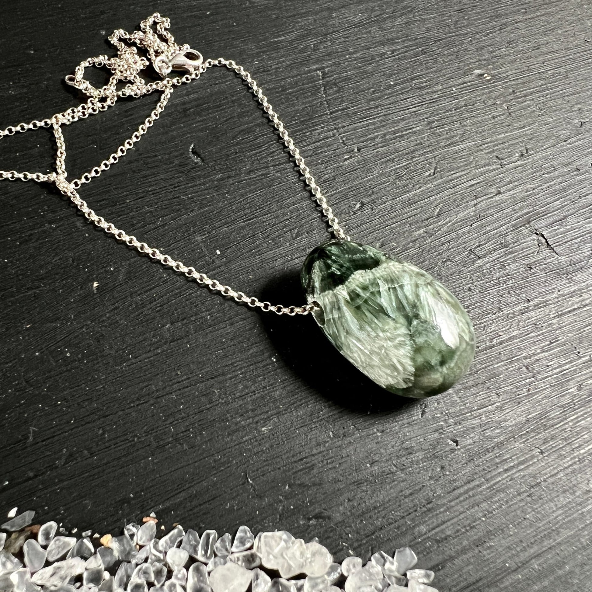 Seraphinit | komplette Kette | Karabinerverschluss | Bergkristall-Chips | Naturstein | Happy Minerals