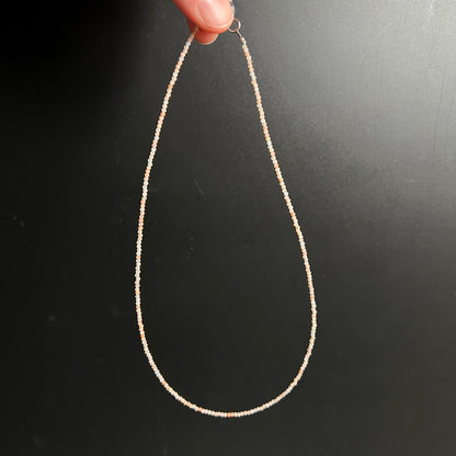 Sonnenstein | Halskette | 925 Silberkarabiner | hängend präsentiert | Unikat | Happy Minerals